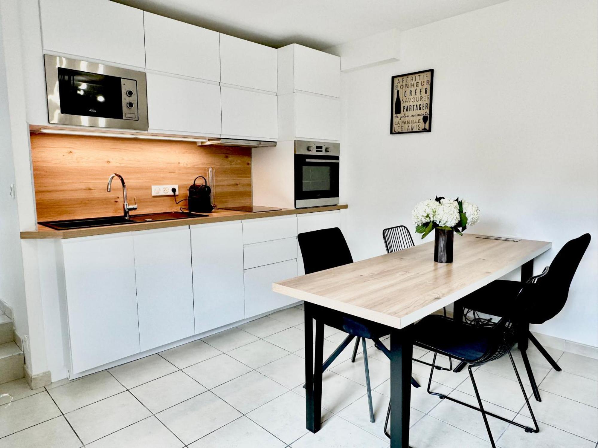 Le Cubry : Appart Hyper-Centre Avec Une Place De Parking Epernay Exterior photo